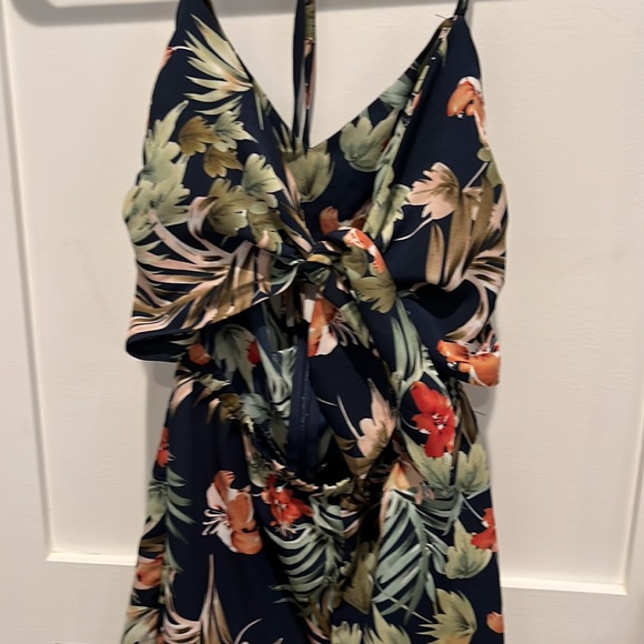 Darling tie in the front romper. Navy, floral open midriff - Picture 3 of 3